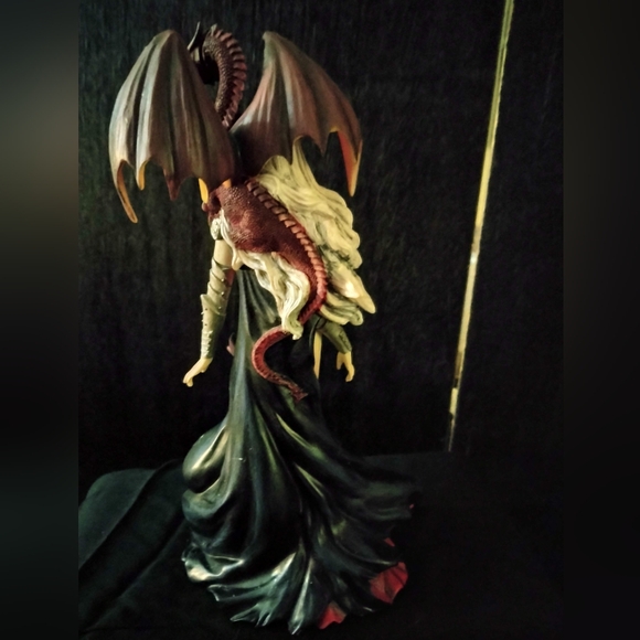 Severeille Figurine by Nene Thomas Limited Edition 2013 Munro Enterprises NWT - Picture 2 of 5